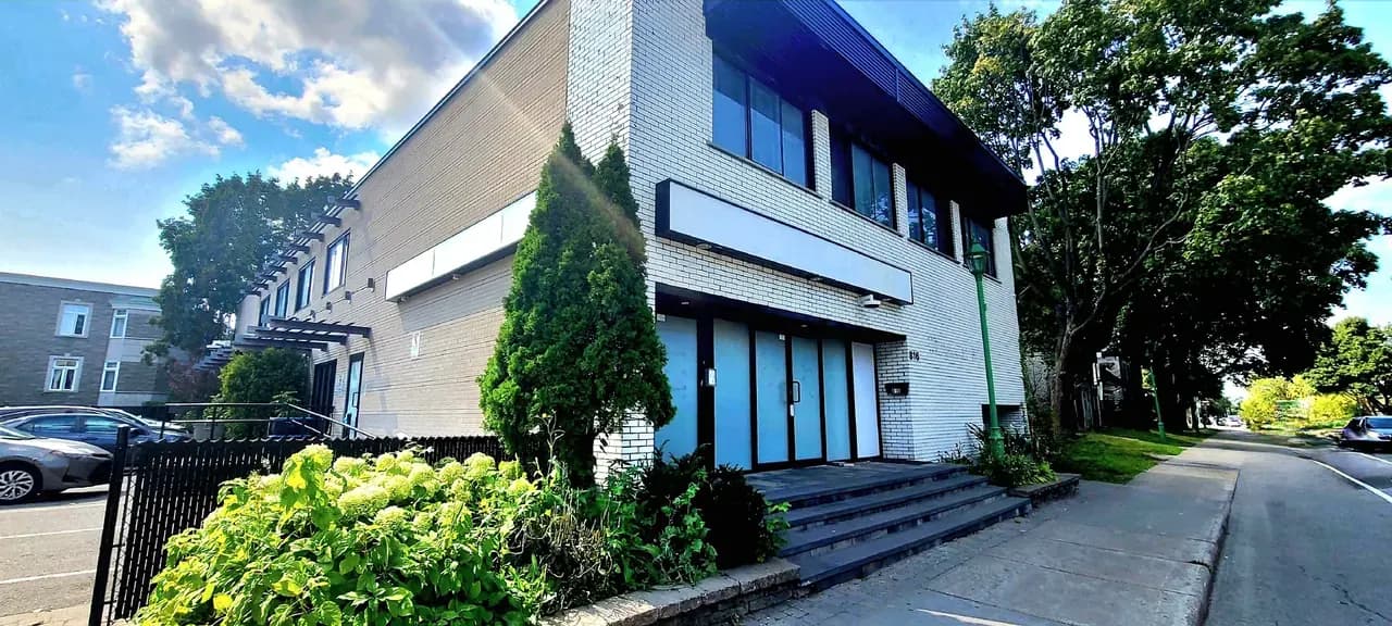 Al-Andalous Islamic Center in Saint-Laurent, Quebec