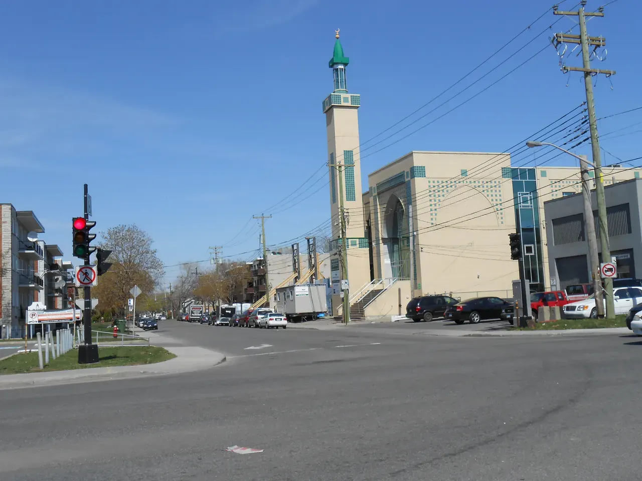 Islamic Centre of Quebec - El Markaz Islami in Saint-Laurent, Quebec